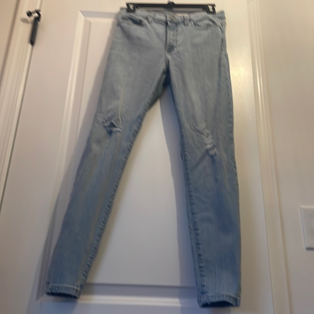 Banana republic light wash skinny jeans with rips